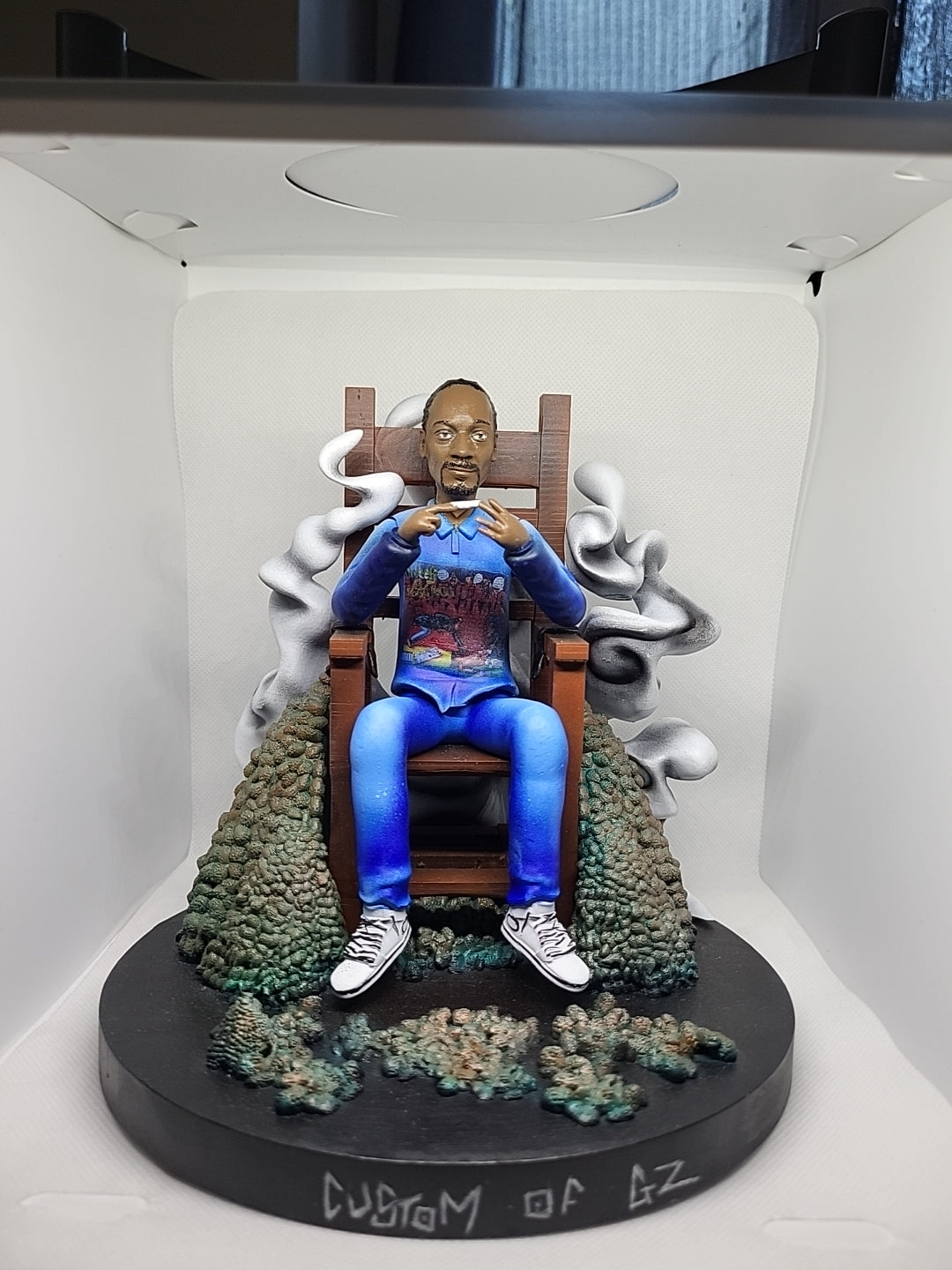 Snoop dogg figurine