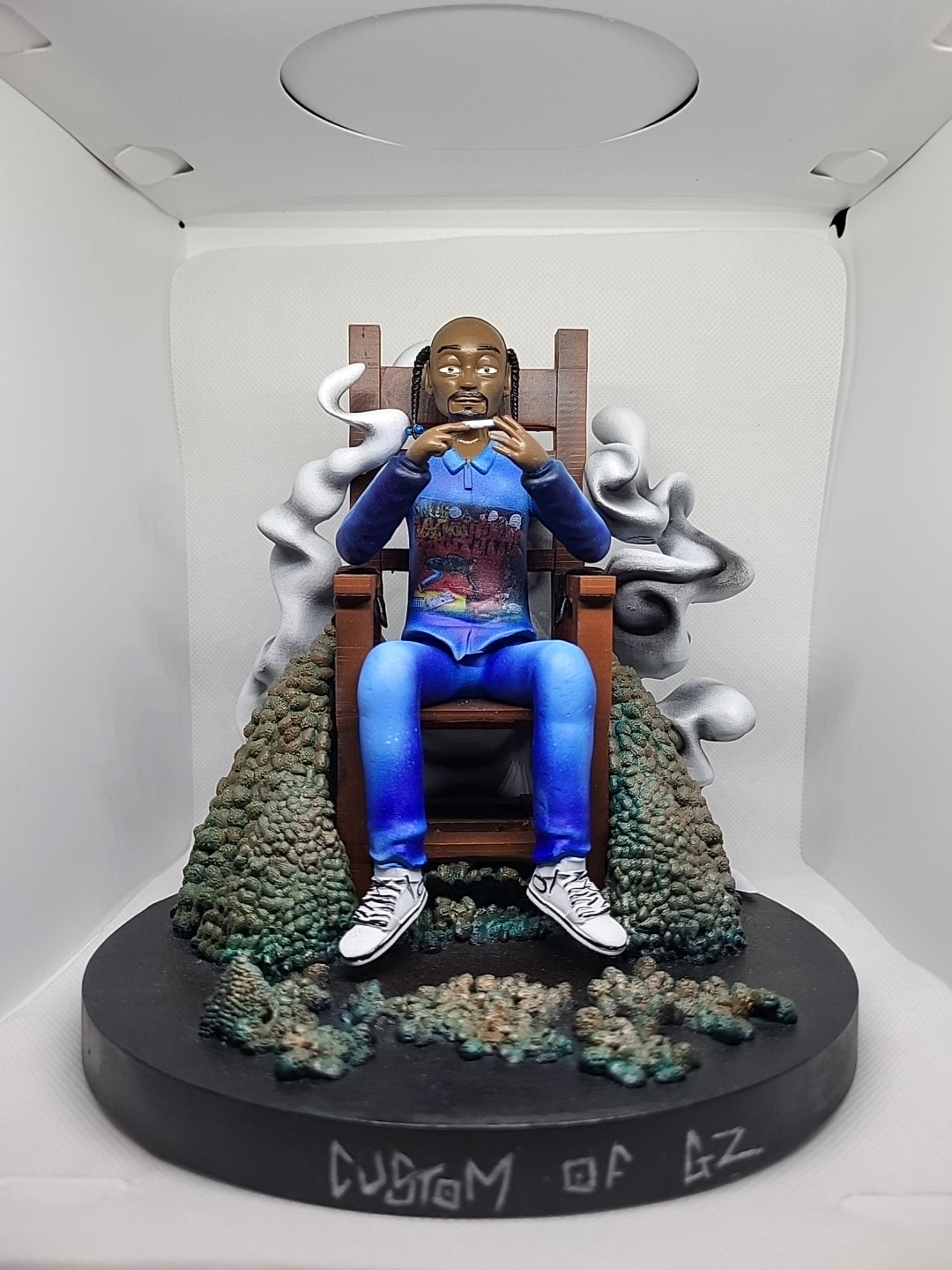 Snoop dogg figurine