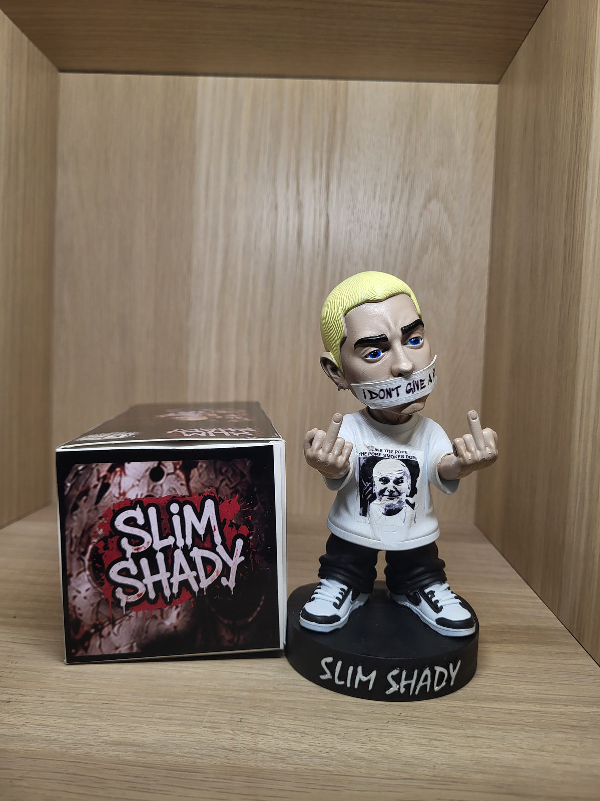 Bobble head eminem