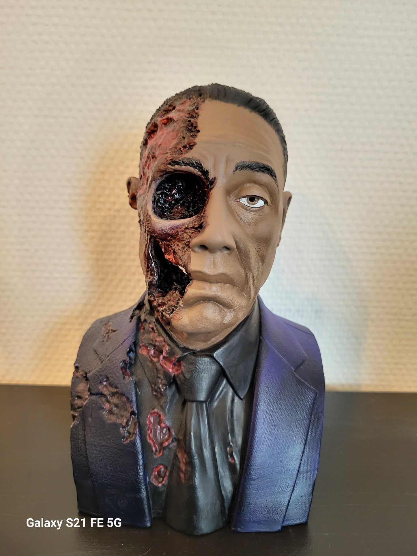 Buste gustavo fring mort