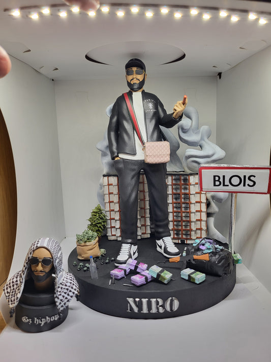 Statue niro