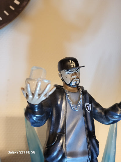 Ice cube statue